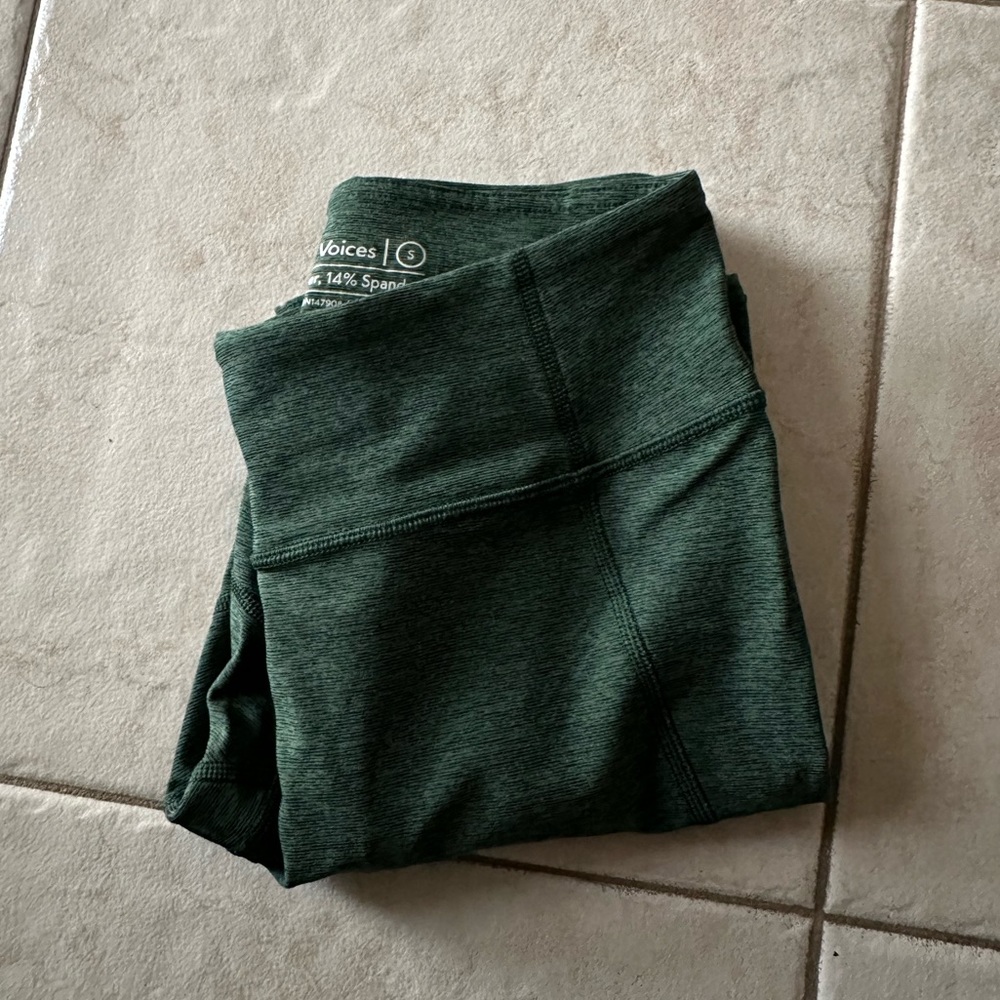 Outdoor Voices Hunter Green 3/4 Warmup Leggings